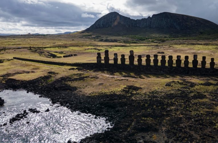 Encuentran moai en lago seco de la isla chilena de Rapa Nui