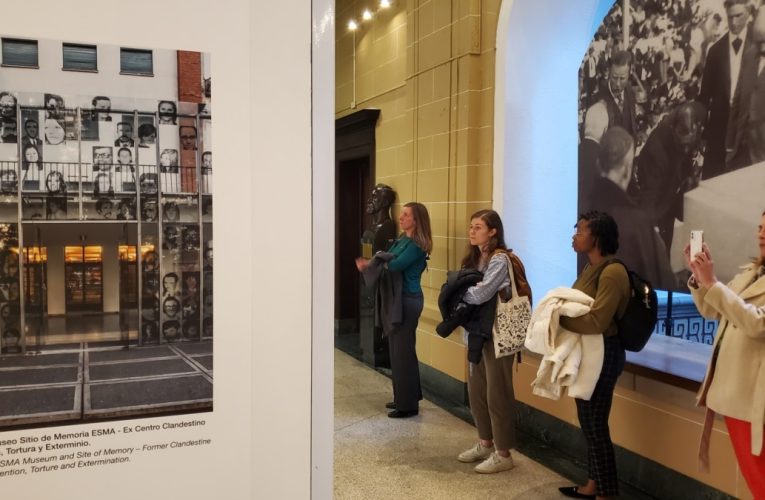 Mujeres que sobrevivieron la dictadura en Argentina llaman a reflexionar desde la memoria histórica