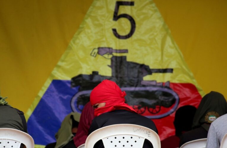 Retención líder de facción FARC pedido en extradición por EEUU pone en riesgo un diálogo de paz en Colombia