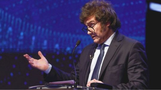 Para el The New York Times, el ataque de Milei contra periodistas pone en «peligro la libertad de prensa y «aumenta el riesgo de violenc
