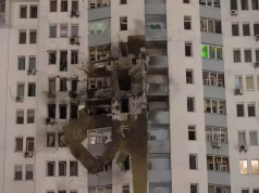 Ataque ruso paraliza la calefacción en Kiev y obliga a miles a buscar refugio