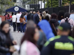 EE. UU. congela trámite de visa de inmigrante para 75 países: Colombia está en la lista