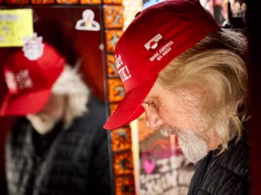 “Make America Go Away”: la moda de usar gorras anti-Trump en Groenlandia