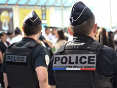 Diez hombres enfrentan cargos por abuso sexual a niño de cinco años en Francia