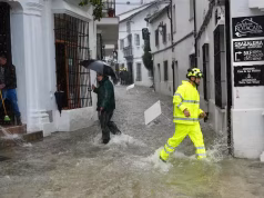 Lluvias torrenciales azotan España: miles evacuados y parálisis en transportes