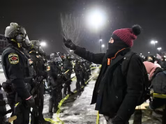 Un paso atrás de Trump en su ofensiva migratoria en Mineápolis: 700 agentes dejan la ciudad