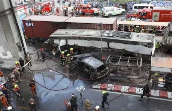 se reportan al menos ocho muertos y 20 heridos