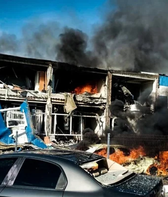 Rusia y Ucrania intercambian 370 prisioneros, mientras bombardeos dejan siete muertos tras la oferta de diálogo de Zelenski