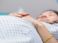 Padres biológicos del bebé que nació pese a su pedido de aborto cuentan por qué pidieron interrumpir el embarazo por vientre subrogado: ‘Anomalías’