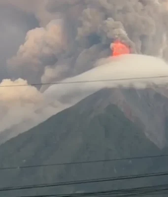 evacúan aldeas por fuerte erupción del volcán de Fuego